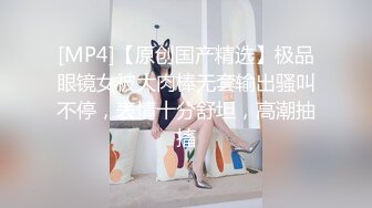 商场偷拍美女裙底风光 长裙靓女一直盯着镜头看白色内内超清上下通透长裙靓女独自逛街黑色半透明内内隐约露B